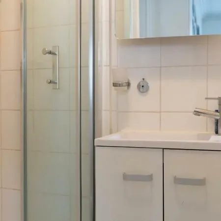 Hostnfly - Beautiful Flat In The Belleville District *